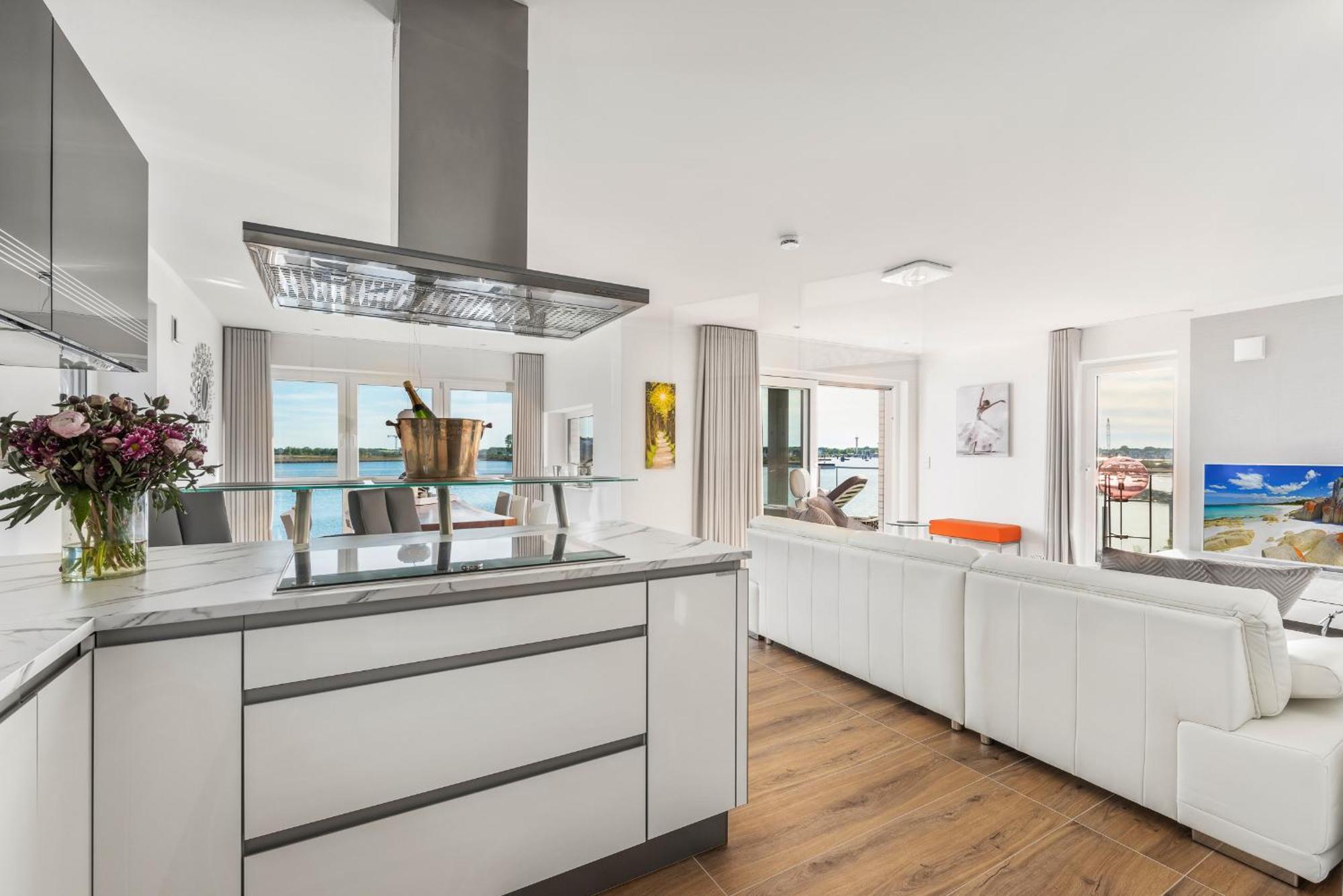 Horizont- direkt am Wasser, Hafenblick, Fahrstuhl, Sauna, ueberdachter Balkon Olpenitz Exterior foto